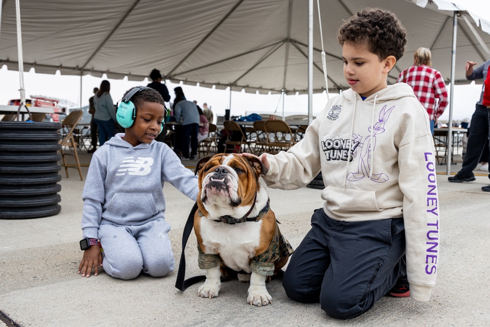 Bruno goes to Media Day and Children’s Expo on MCAS Yuma