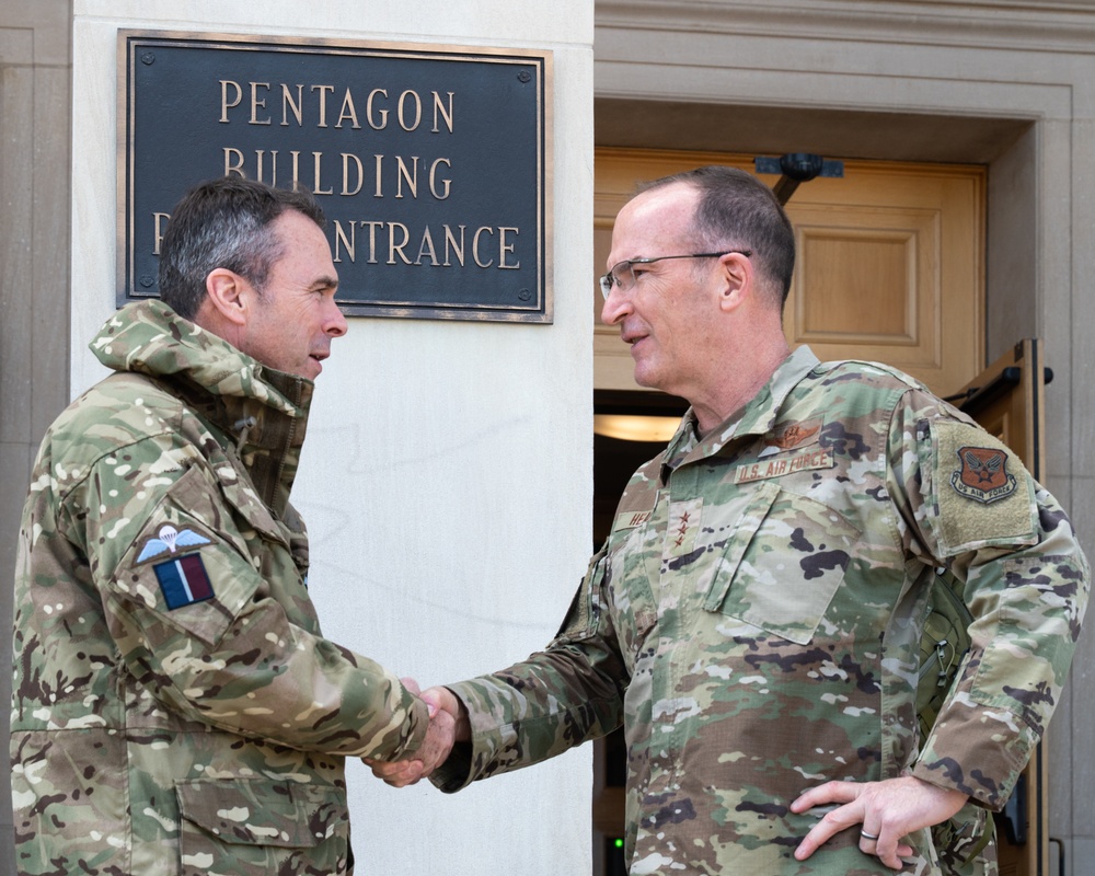 U.S. Air Force Reserve, Royal Auxiliary Air Force Leaders deepen ties in bilateral engagement