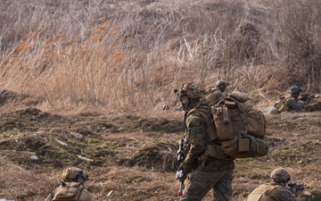 3-2 General Support Aviation Battalion conducts air movement mission with U.S. Marines assigned to 1st Marine Division