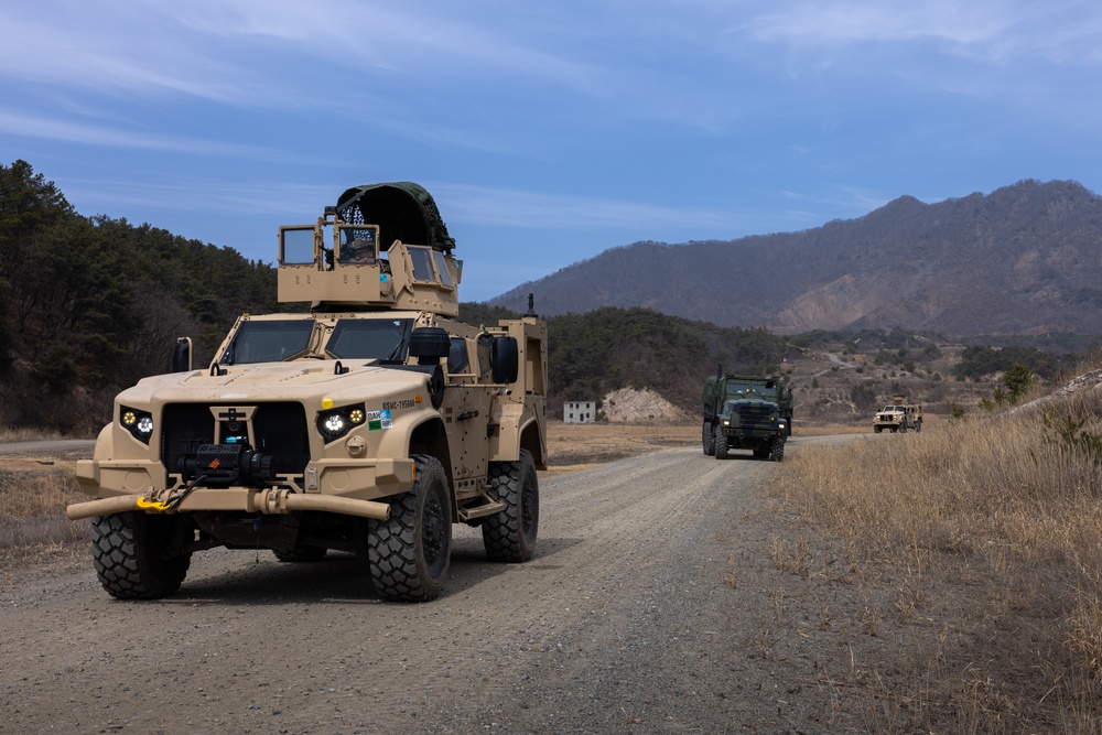 3/12 Marines Maintain Readiness during a Convoy Maneuver