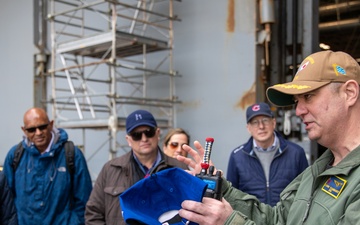 Former Professional Baseball Players and Chicago Cubs Staff Tour USS George Washington