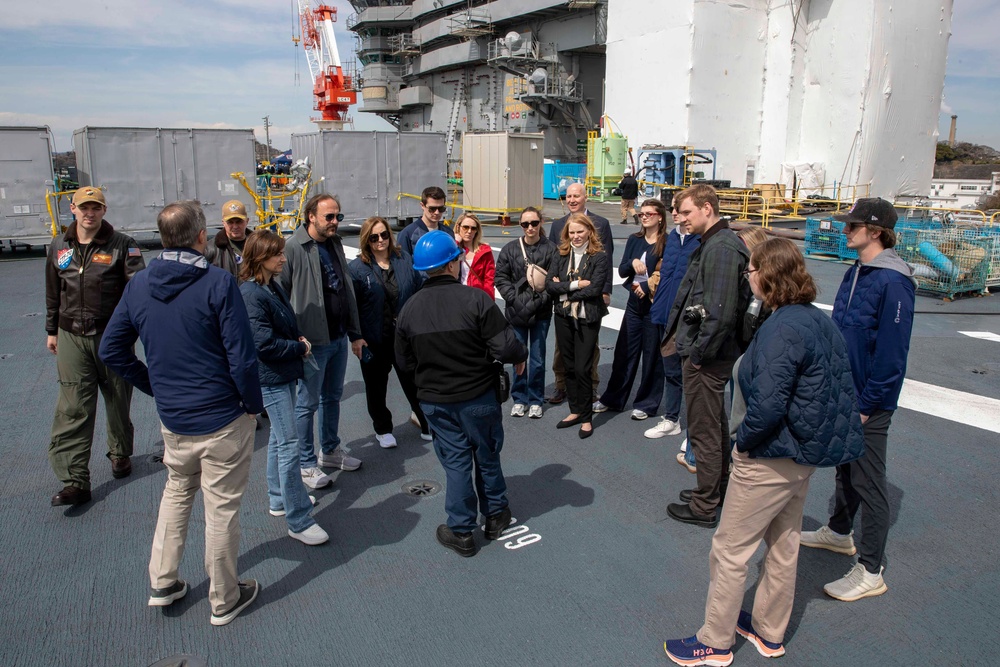 Former Professional Baseball Players and Chicago Cubs Staff Tour USS George Washington