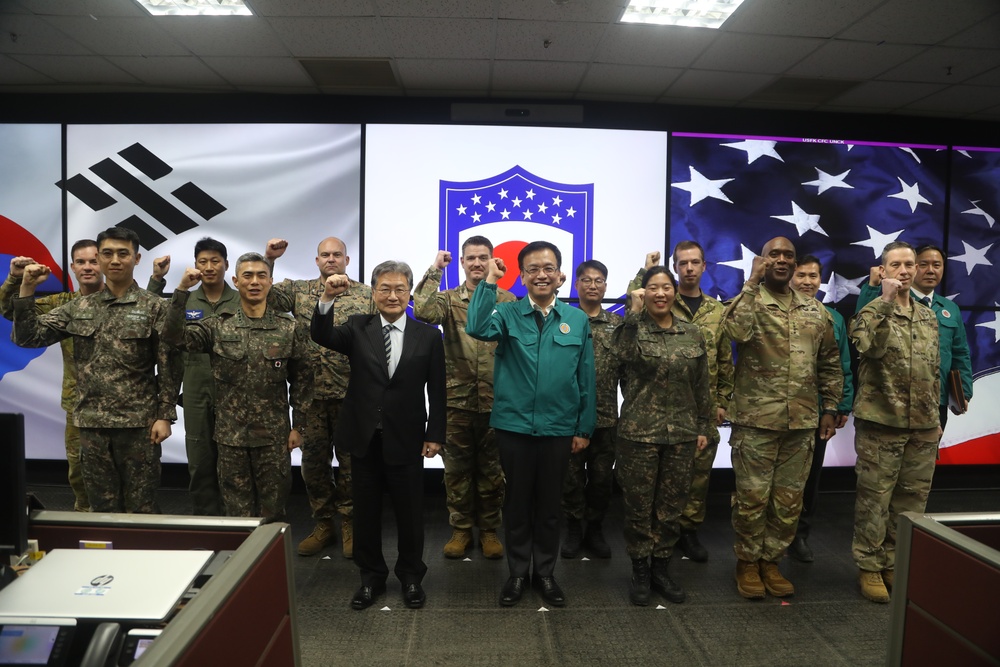 Republic of Korea President visits UNC, CFC, and USFK at CP TANGO