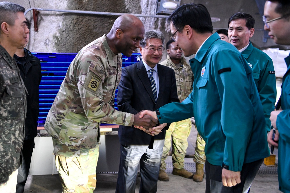 Acting President of the Republic of Korea visits service members during Freedom Shield 25