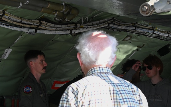 VHHS Visits the 117ARW