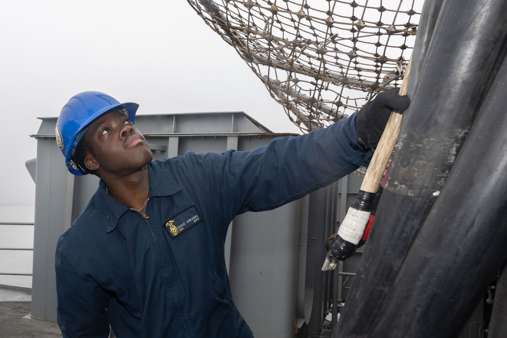 Sailors Disconnect Shore Power