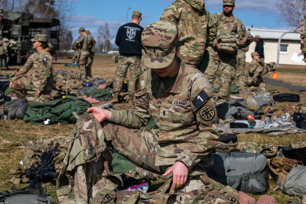 Soldiers compete in Best Squad Competition for 18th MP Brigade