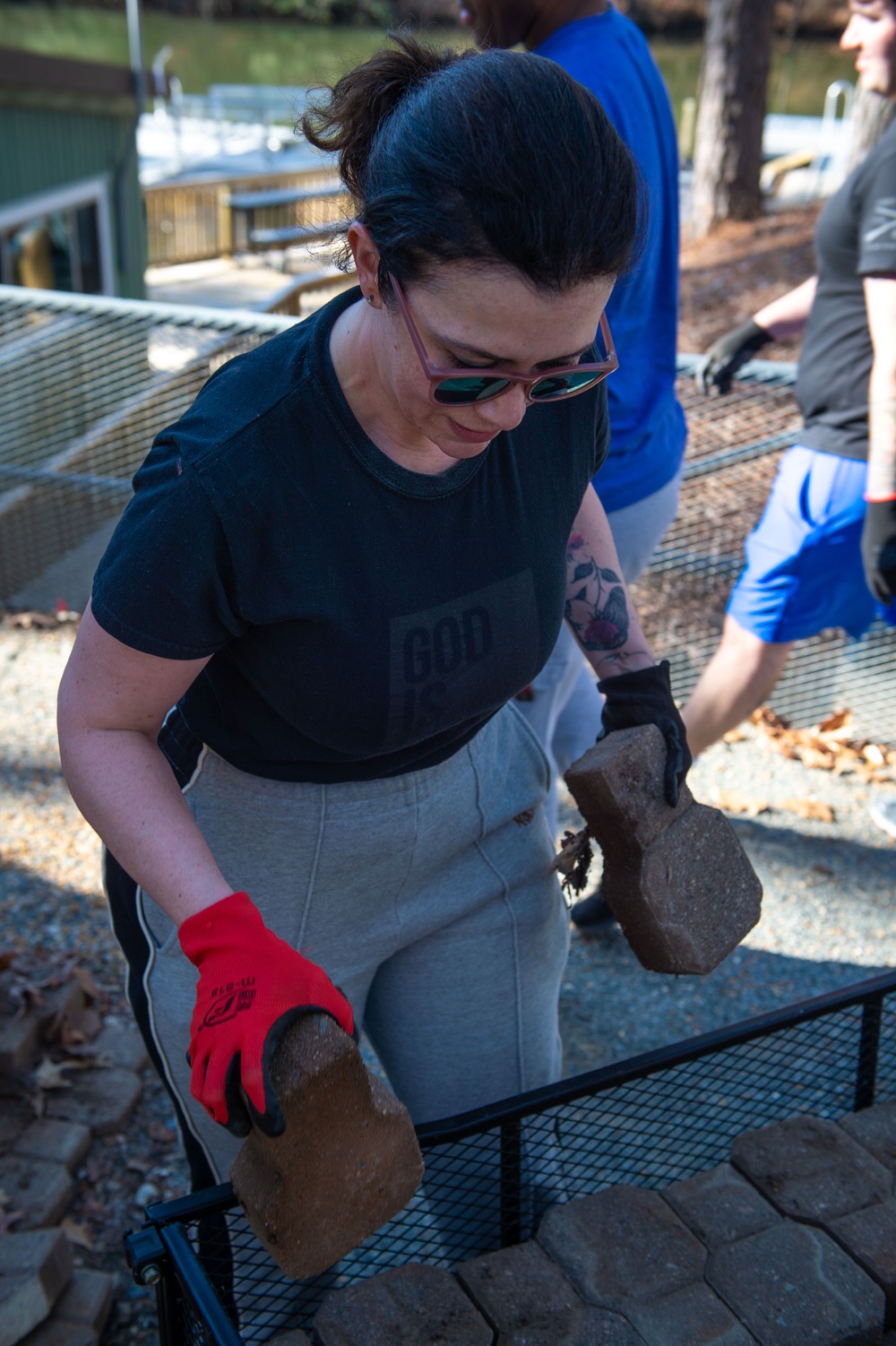 USS John C. Stennis (CVN 74) Sailors Participate in Community Relations Event