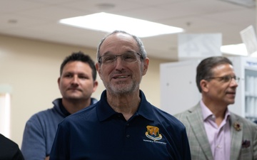 MacDill honorary commanders tour the 6th Medical Group