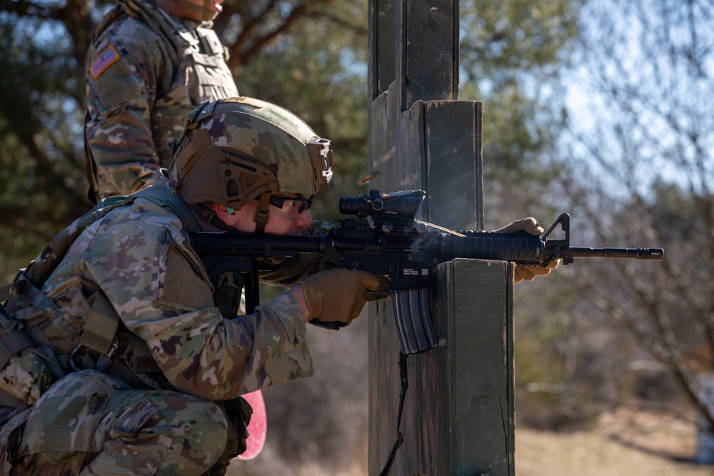 Soldiers compete in 18th MP Brigade Best Squad Competition