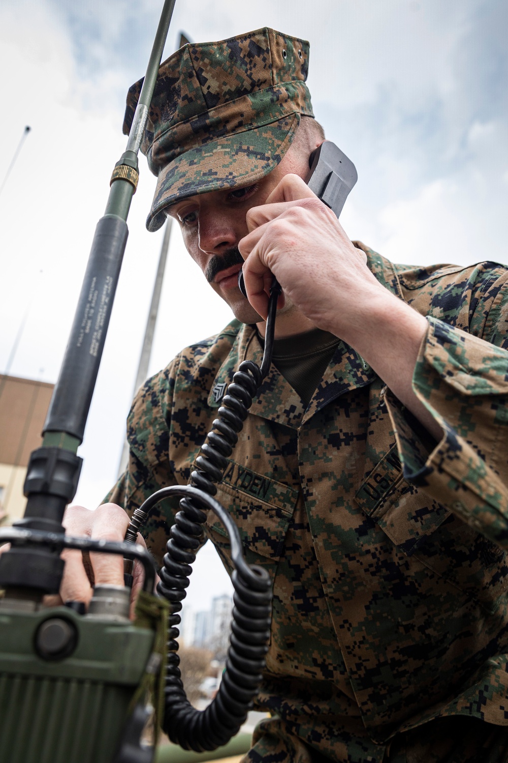 U.S. Marines with CLR-37 and U.S. Army Soldiers with 19th ESC Conduct Communications Training