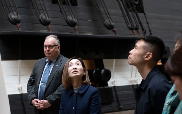 Deputy Secretary (Admin) of the Singapore Ministry of Defence Tours NHHC