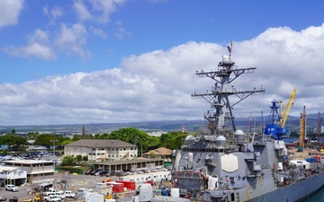 USS Hopper (DDG 70) Prepares to Undock at PHNSY &amp; IMF