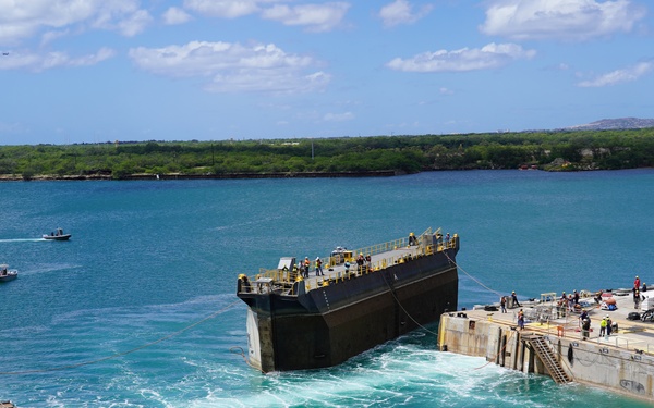 Pearl Harbor Naval Shipyard &amp; IMF Workers Reposition a Caisson at Dry Dock 4