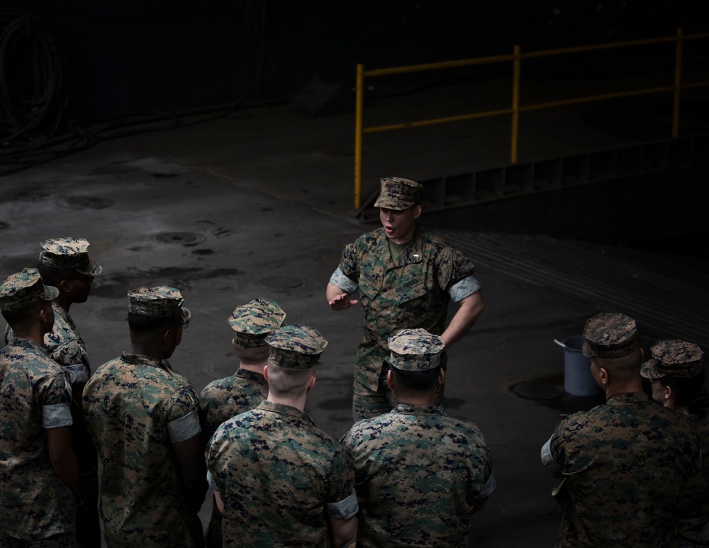 DVIDS - Images - Kearsarge Hosts Marine Forces Command [Image 3 of 5]