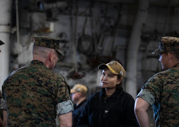 Kearsarge Hosts Marine Forces Command