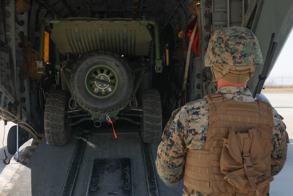 HMH-465, MWSS-172 transport tactical refueling system during KMEP 25
