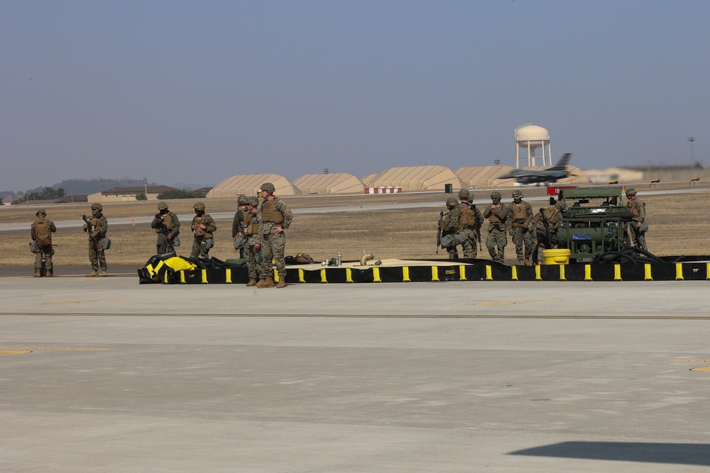 HMH-465, MWSS-172 transport tactical refueling system during KMEP 25