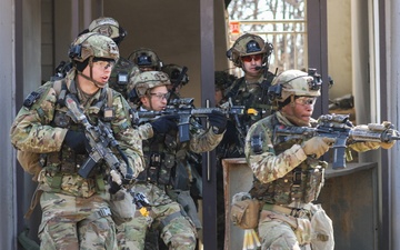 U.S. Army 5-20 Infantry Battalion and ROK Capital Mechanized Infantry Division participate in joint urban area operations training