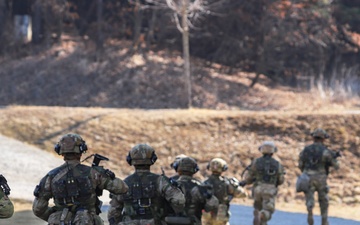 U.S. Army 5-20 Infantry Battalion and ROK Capital Mechanized Infantry Division participate in joint urban area operations training