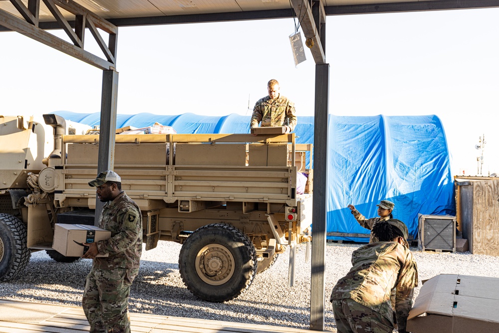 TF Nighthawk Soldiers Sort Mail for Soldier Pick-up
