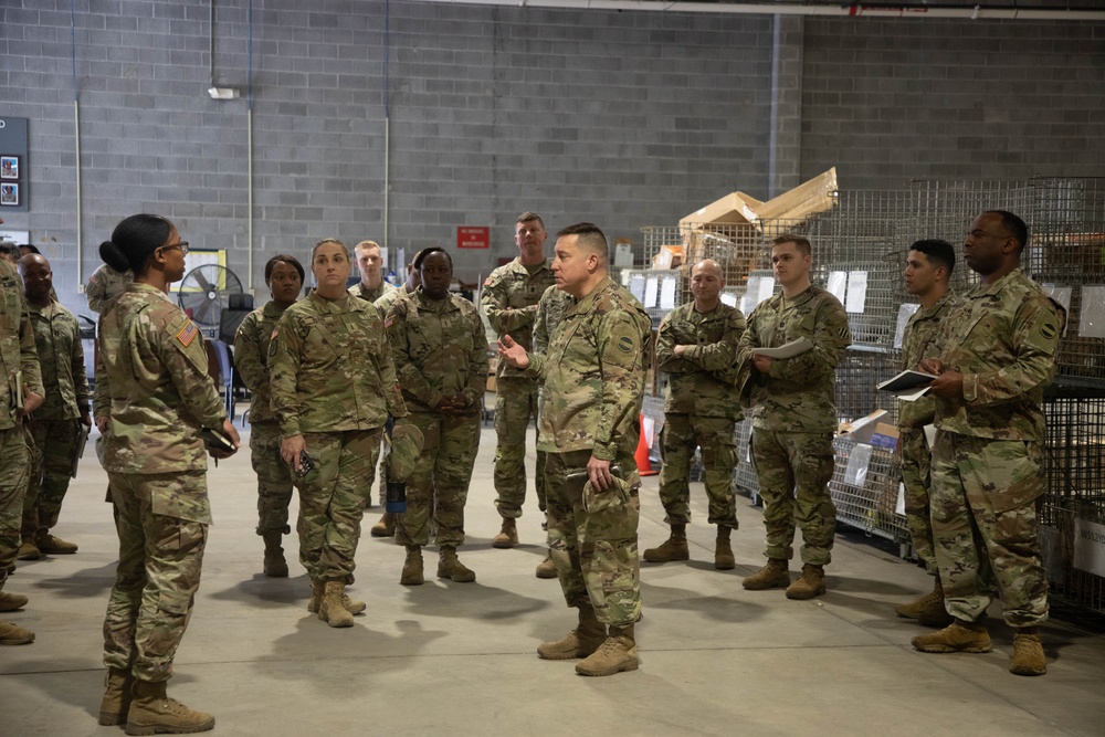 Major General Davis visit Sustainment Brigade