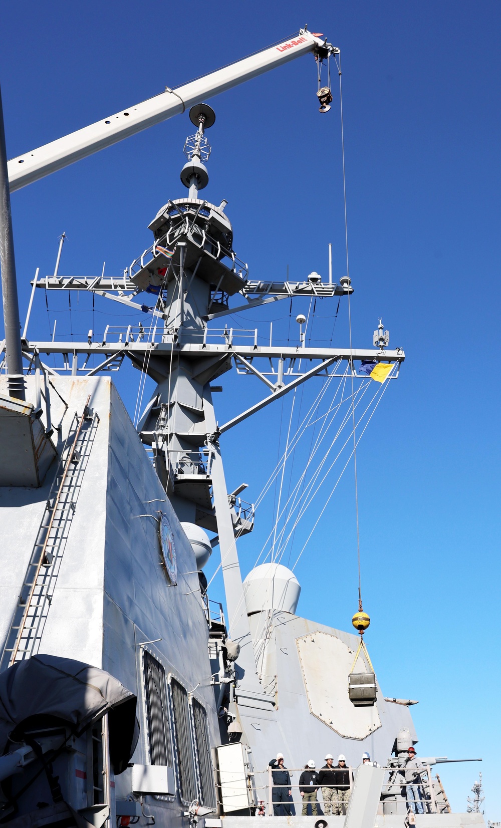 USS Gravely (DDG 107) receives maintenance parts