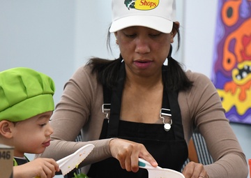 Fort Drum families explore nutritious recipes with Family Advocacy Program educators