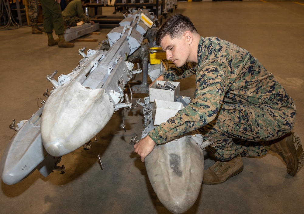 MALS-31 bomb rack maintenance