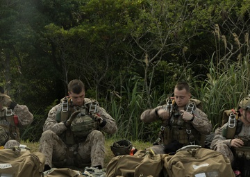 31st MEU | MRF conducts Parachute Operations