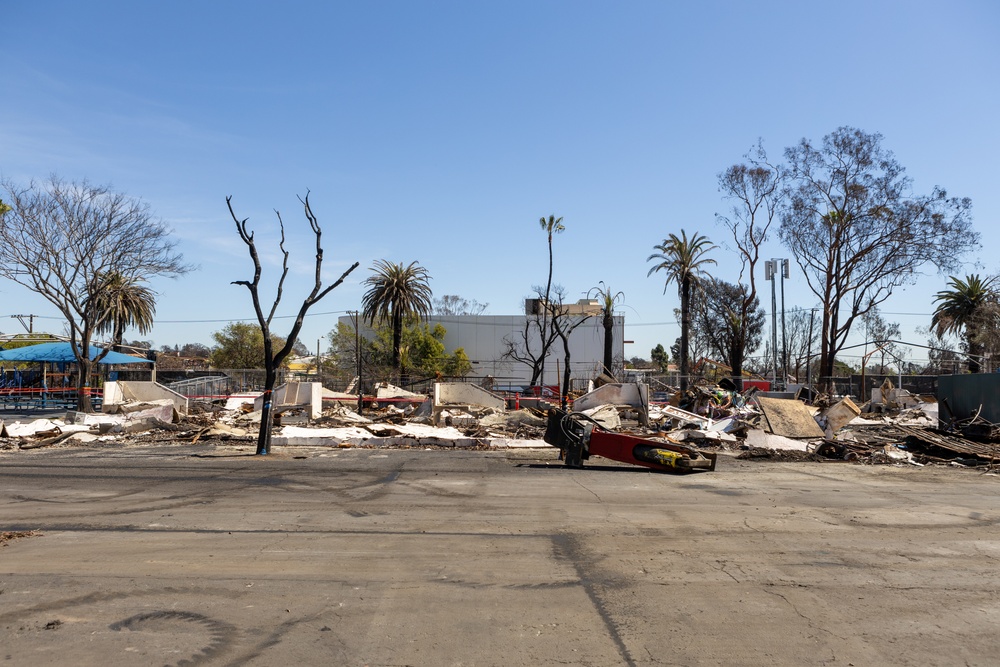 Palisades Elementary Charter School Gets Cleared of Fire Ash and Debris
