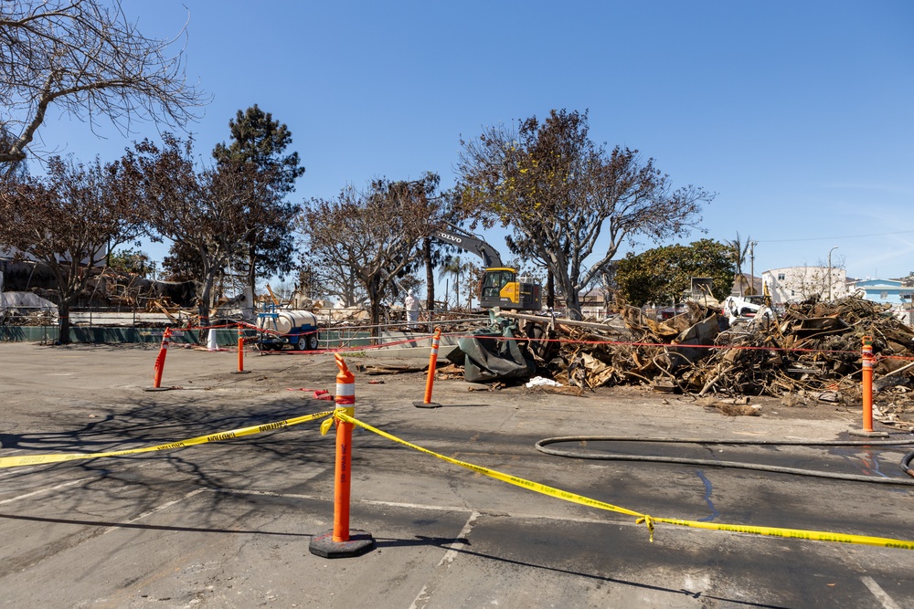 Palisades Elementary Charter School Gets Cleared of Fire Ash and Debris