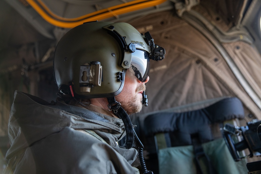 Dutch Forces Conduct Aerial Movement in Iraq