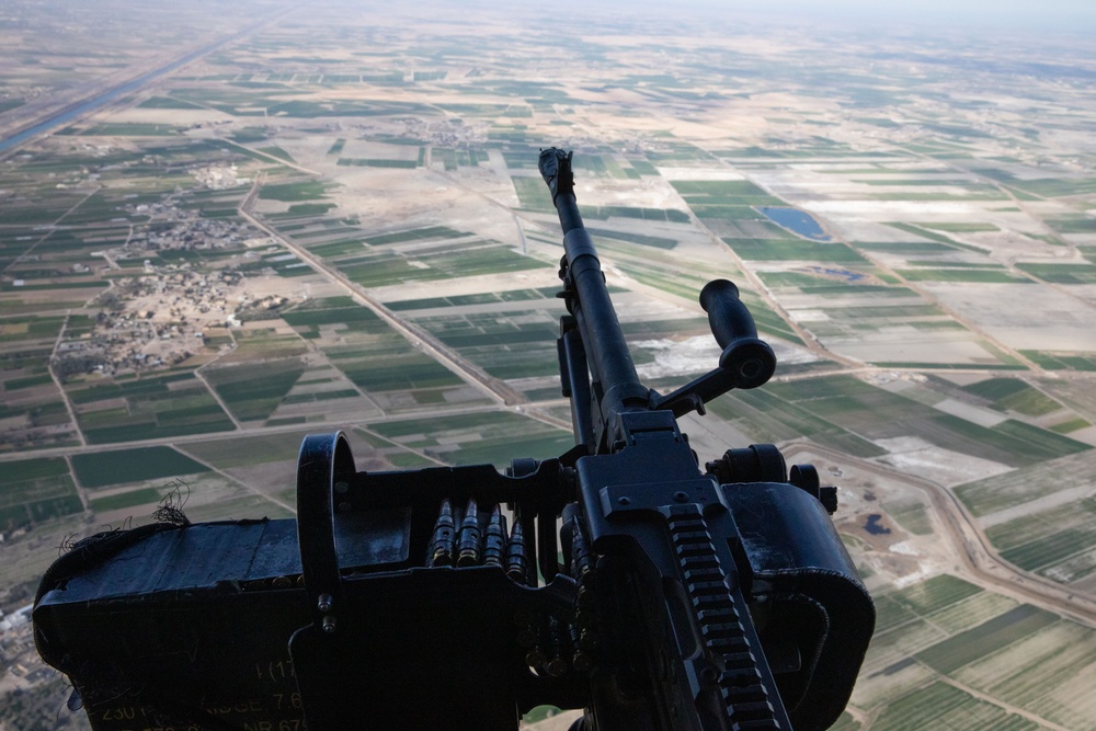 Dutch Forces Conduct Aerial Movement in Iraq