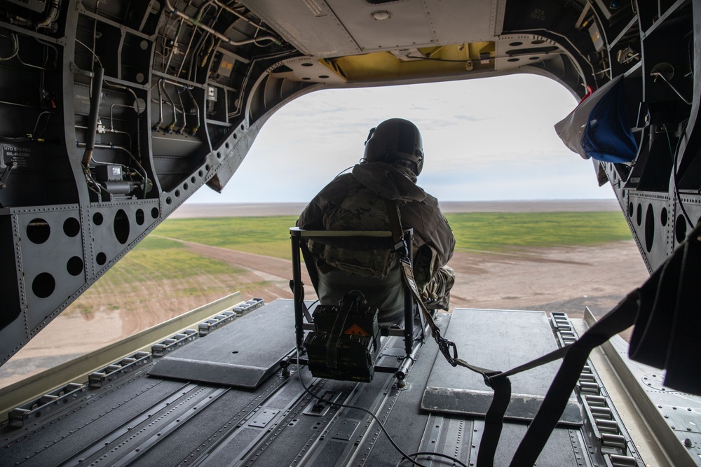 Dutch Forces Conduct Aerial Movement in Iraq