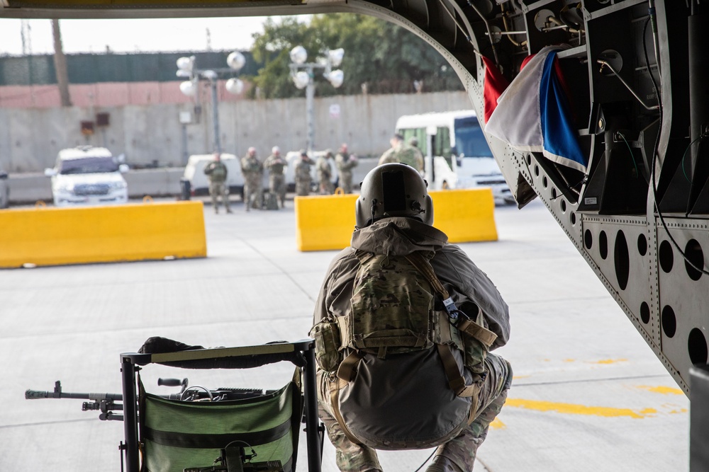 Dutch Forces Conduct Aerial Movement in Iraq