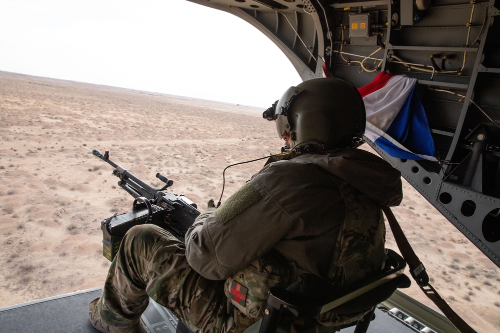 Dutch Forces Conduct Aerial Movement in Iraq