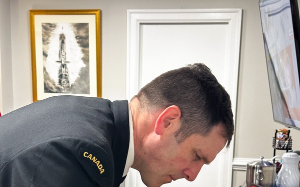 Acting CNO Meets with Commander Royal Canadian Navy