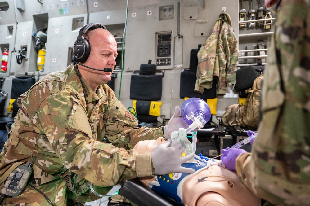 U.S. Air Force Reserve, Royal Auxiliary Air Force Leaders deepen ties in bilateral engagement