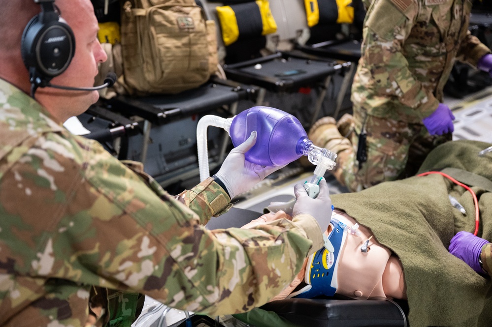 U.S. Air Force Reserve, Royal Auxiliary Air Force Leaders deepen ties in bilateral engagement