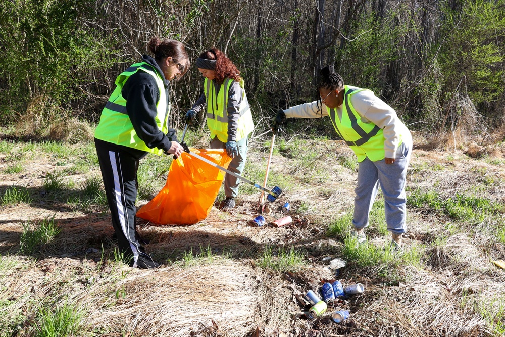 500 JFK Sailors Support Suffolk Clean Up Day