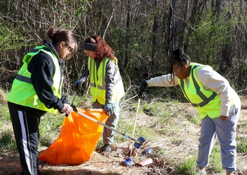500 JFK Sailors Support Suffolk Clean Up Day