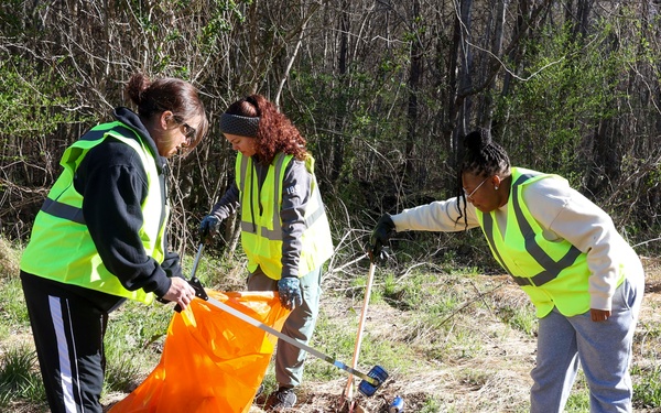500 JFK Sailors Support Suffolk Clean Up Day