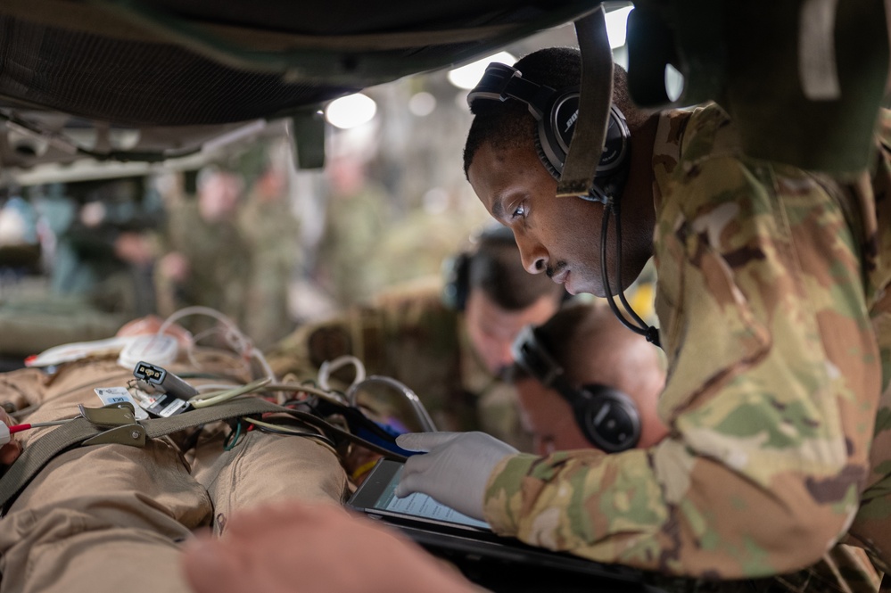 U.S. Air Force Reserve, Royal Auxiliary Air Force Leaders deepen ties in bilateral engagement