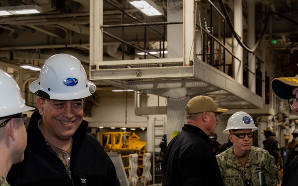 Kearsarge Hosts CNRMC Leadership