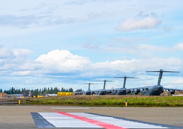 62d AW reiterates global airlift capabilities during seven-ship training