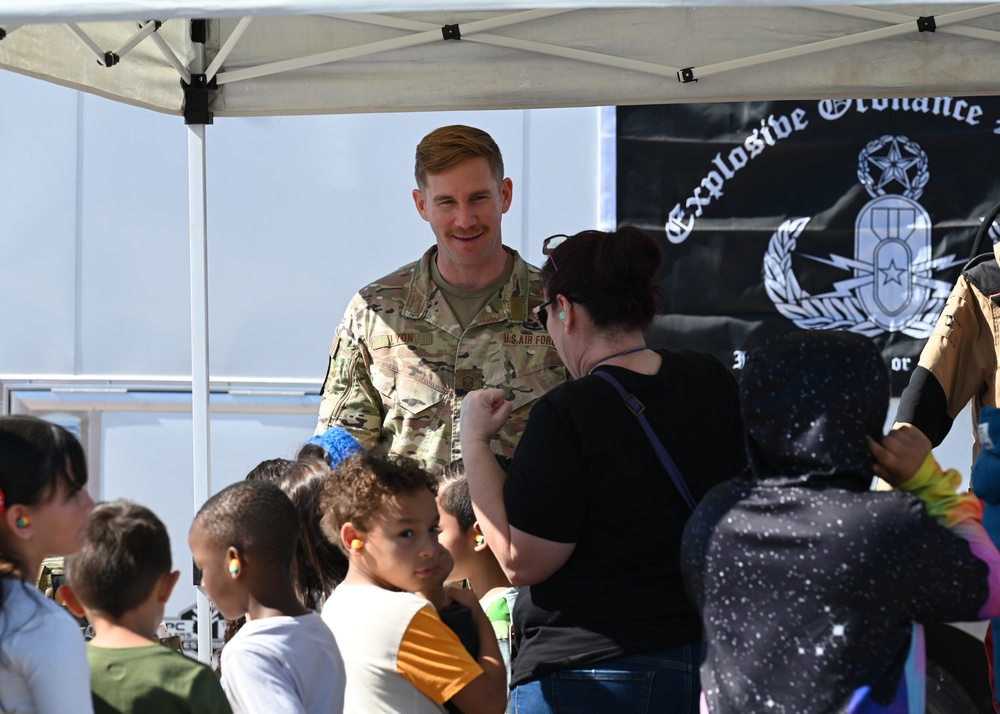 Tucson students STEAM at DM air show