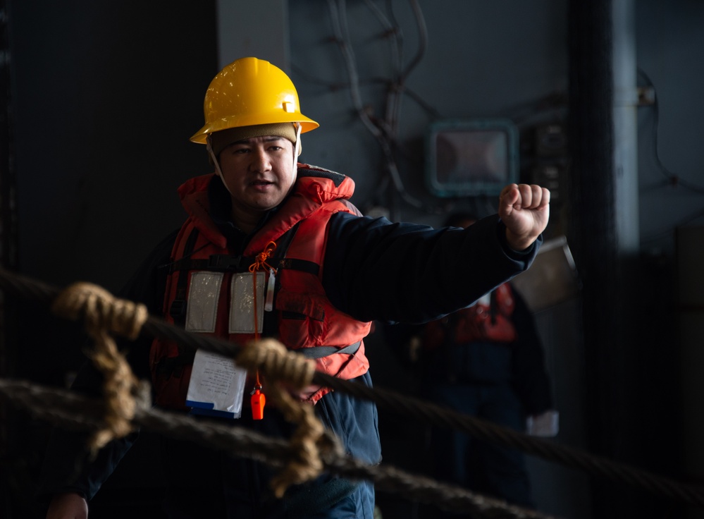 USS Carl Vinson (CVN 70) Conducts Replenishment-at-Sea with the USNS Charles Drew (T-AKE 10)