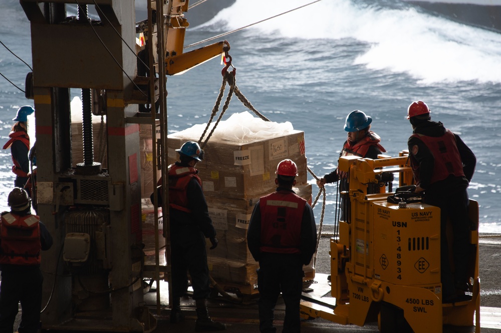 USS Carl Vinson (CVN 70) Conducts Replenishment-at-Sea with the USNS Charles Drew (T-AKE 10)