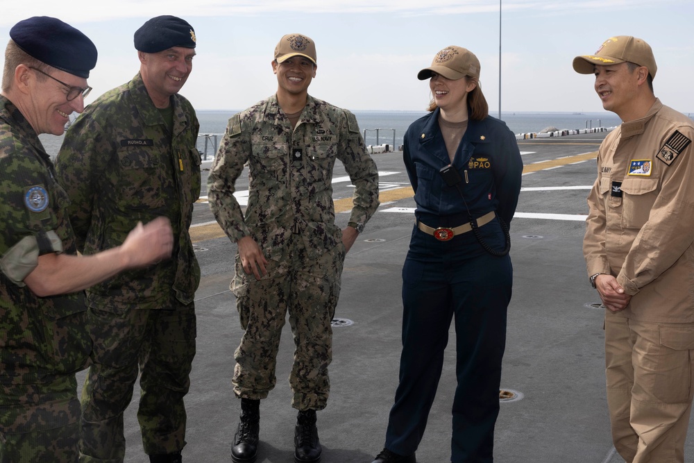 Surgeon General of the Finnish Defence Forces Visits USS Wasp (LHD 1)